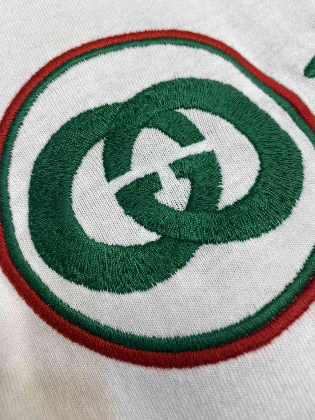 Gucc* T-shirt